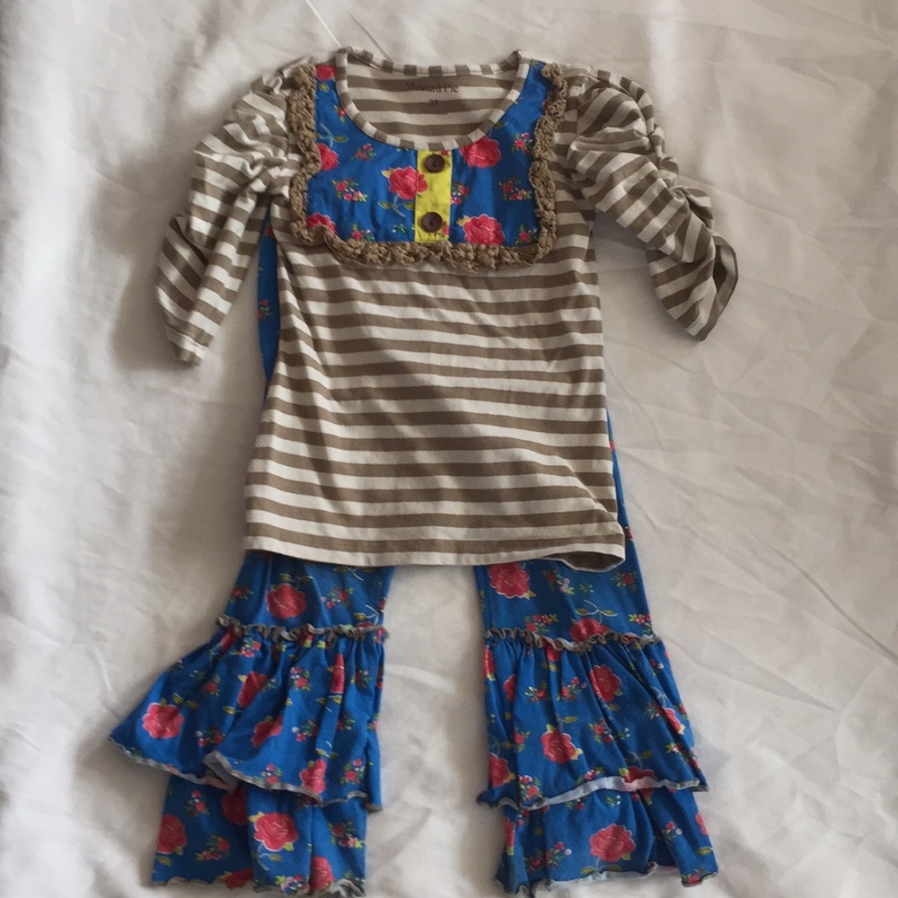 Mustard Pie outfit